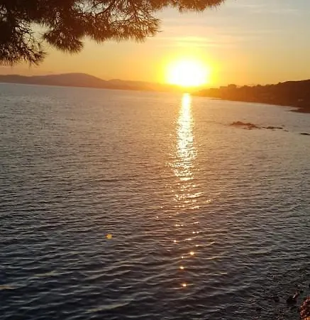 T1 Bis Centre A 50 M De La Avec Parking Prive *